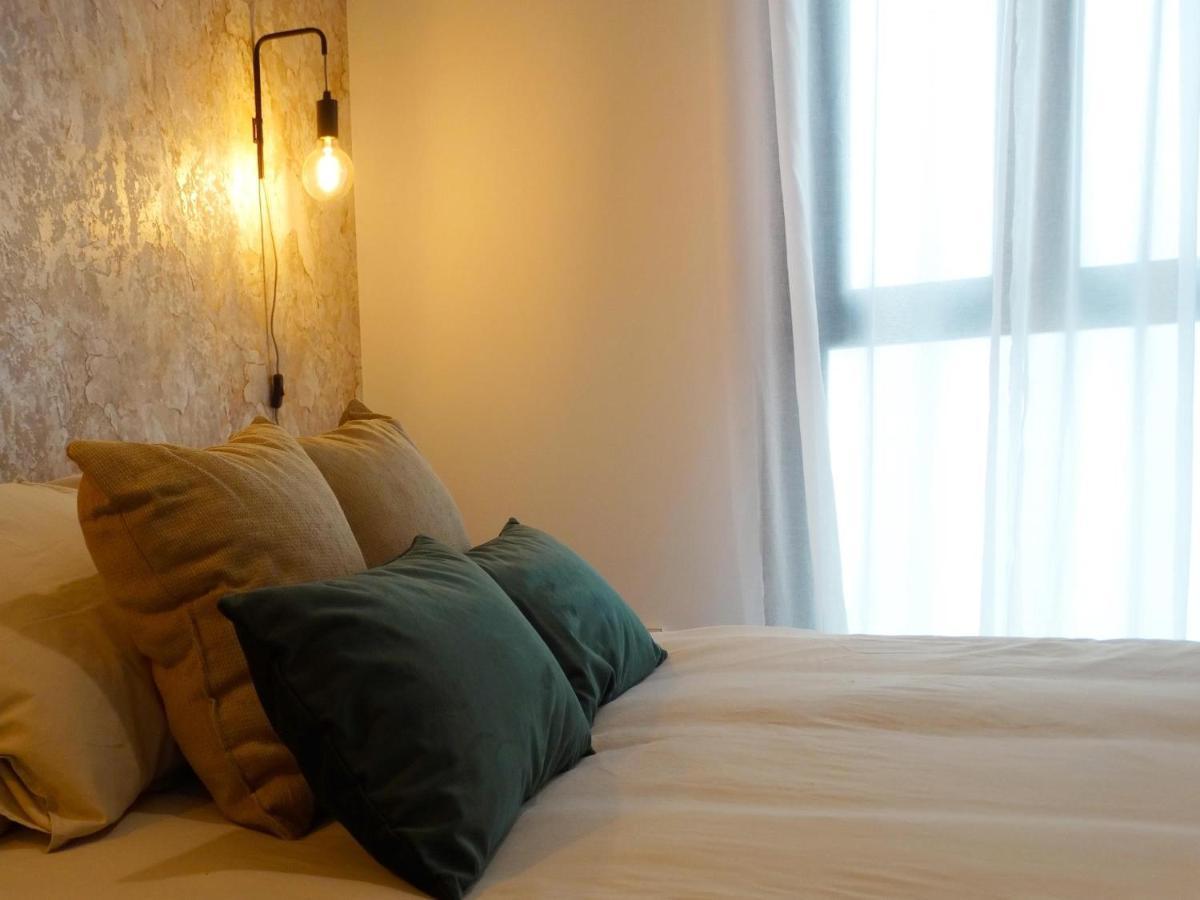 Ry Aparcamiento Incluido Junto A Catedral Ideal Parejas Севилья Экстерьер фото